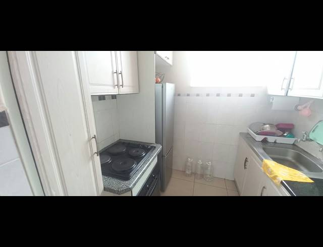 1 BEDROOM FLAT FOR SALE IN ESSENWOOD